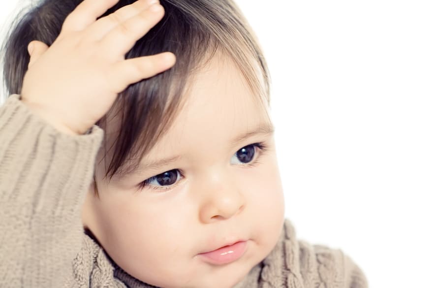 Até onde é normal o cabelo das crianças cair?