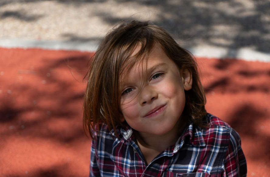Cabelo comprido: meu filho quer, os avós criticam. E agora?